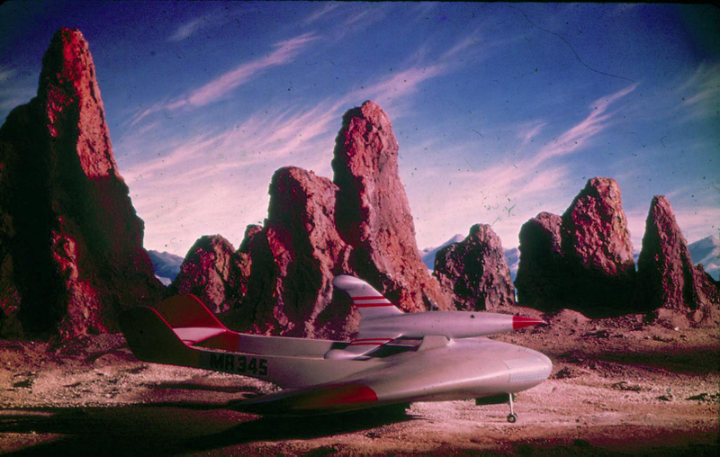 Illustration for article titled Scenes from the 1950s Space Movie That No One Saw
